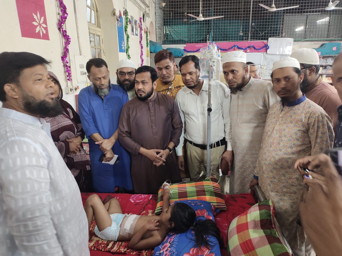 লক্ষ্মীপুরে গুলীবিদ্ধ আমিনার শয্যাপাশে জামায়াত