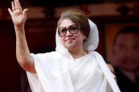 খালেদা জিয়াকে স্বাগত জানাতে স্লোগান মুখর রাজপথ