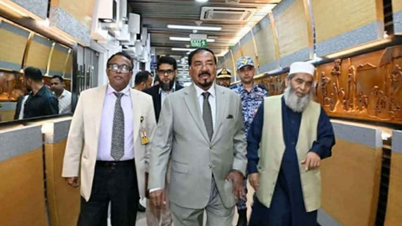 খামেনির জানাজায় অংশ নিতে ঢাকা ত্যাগ স্পিকারের