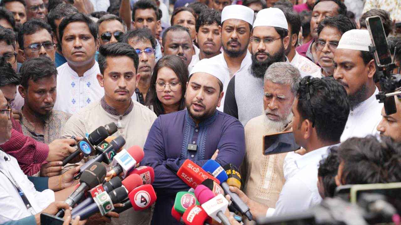 গণভোট নিয়ে সরকারের প্রতারণা: নাহিদ