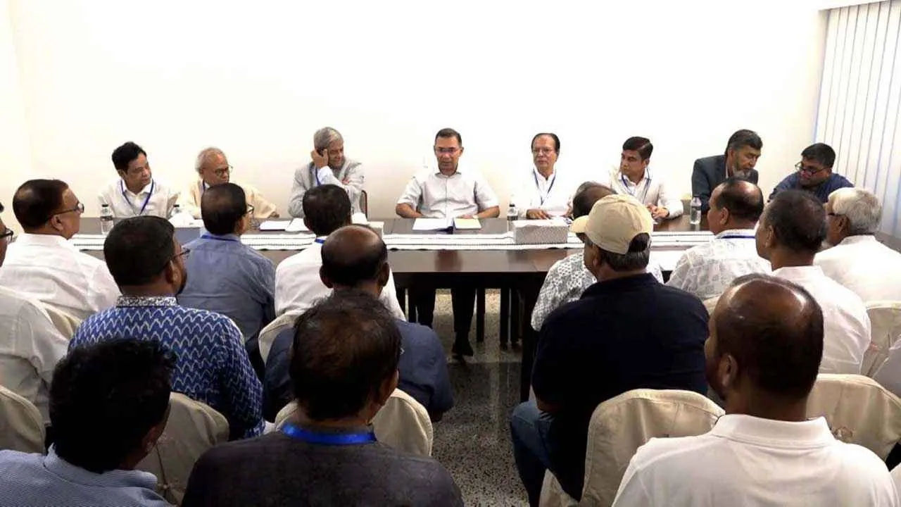নেতাদের সঙ্গে বৈঠকে তারেক রহমান