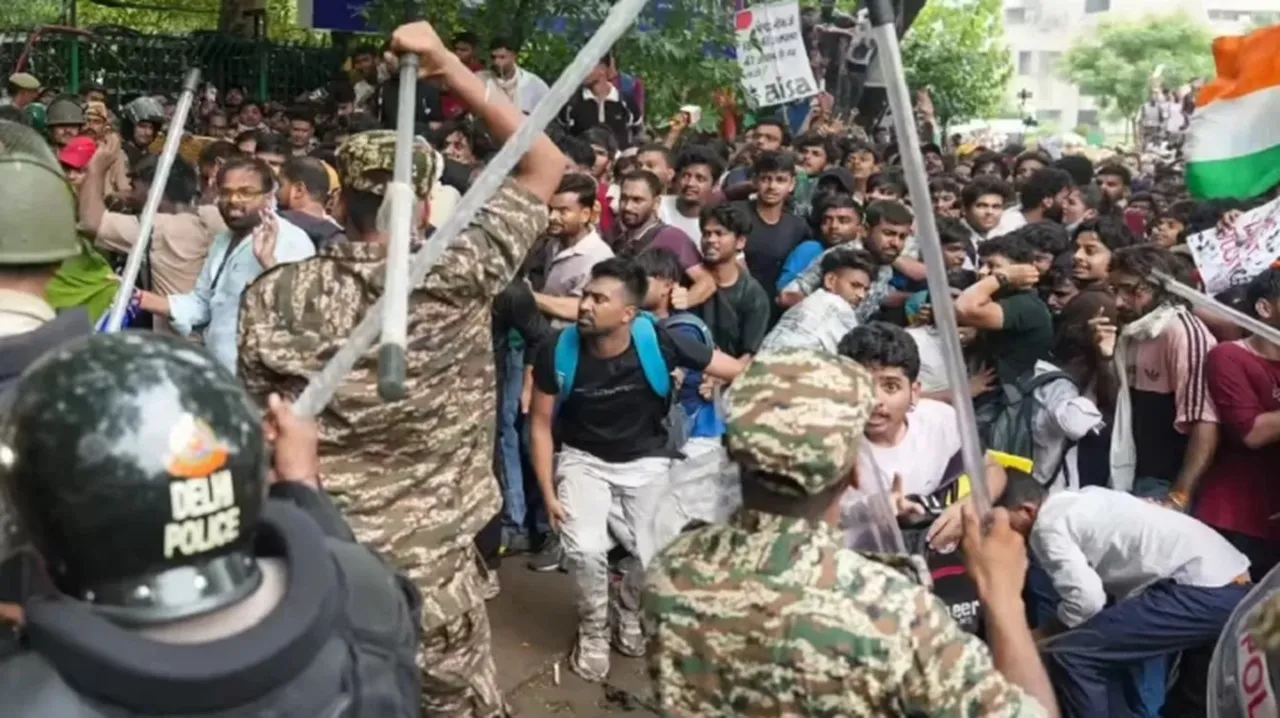 দিল্লিতে সিজেপির নেতা দীপকেকে আটক পুলিশের