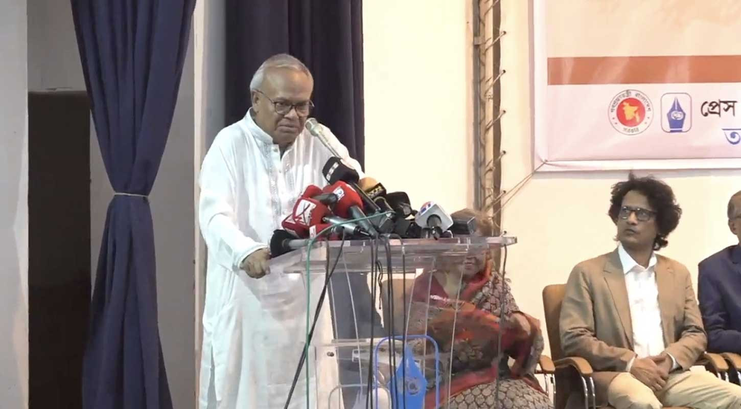 স্বৈরাচারীদের লাঠি ছিল মিডিয়া: রিজভী