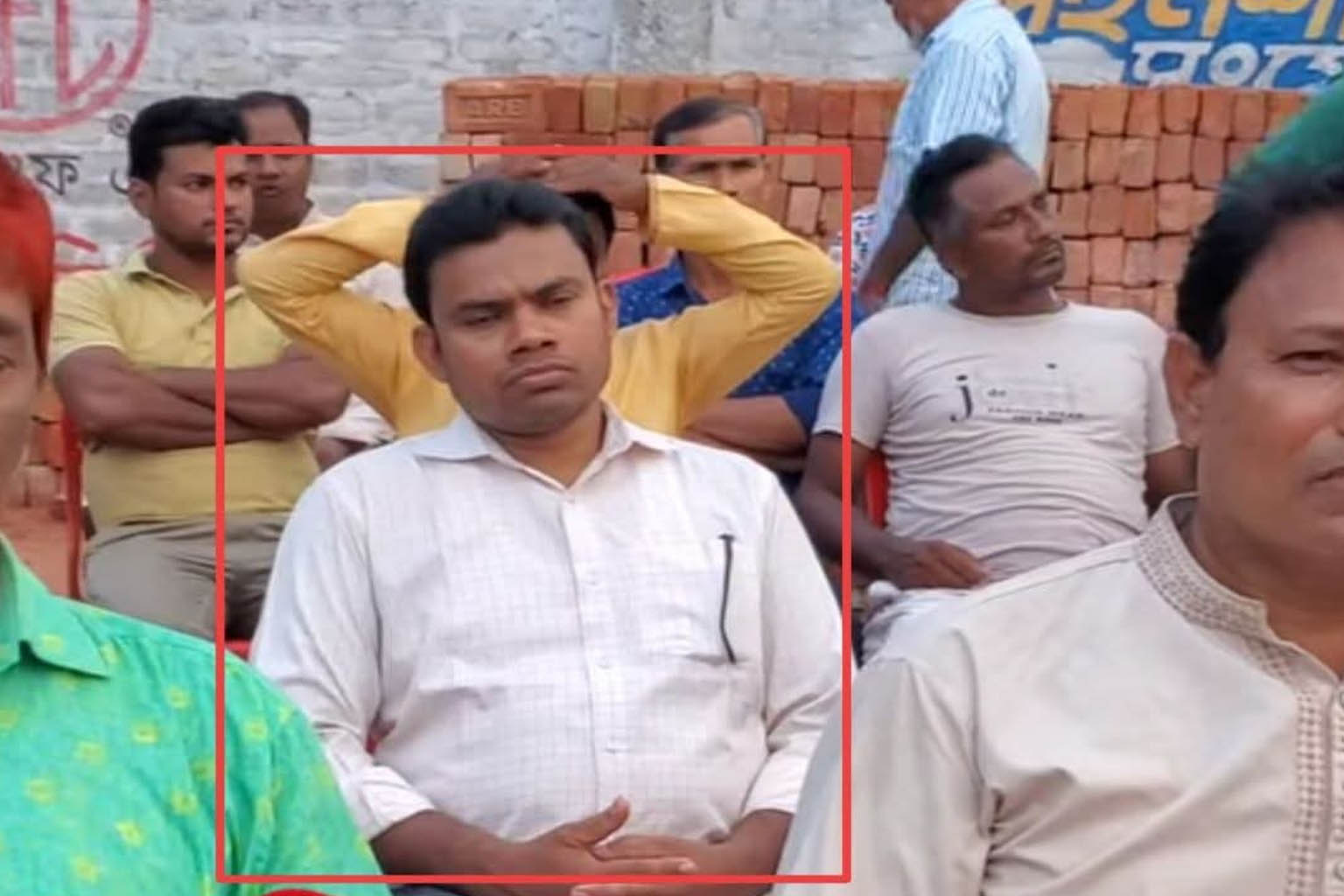 কৃষক দলের মিছিলে সরকারি কর্মকর্তা হাশেম আলী